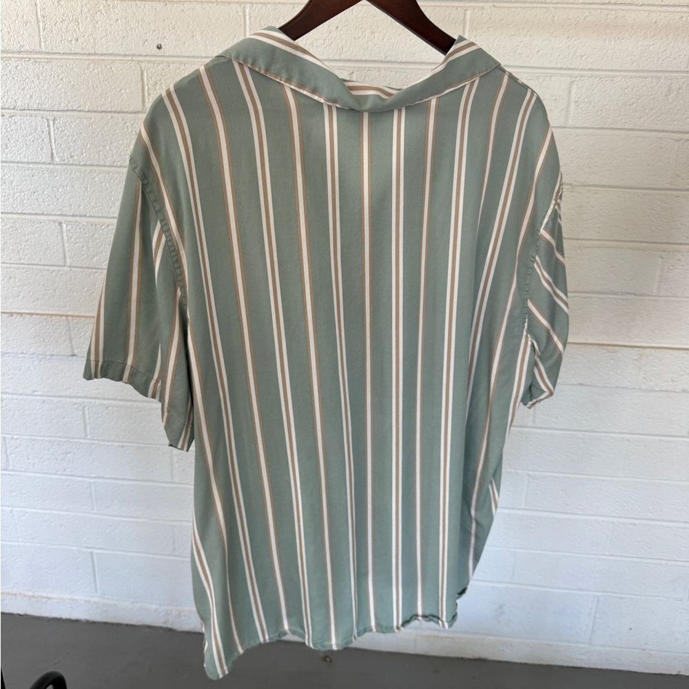 Men’s button up - Picture 4 of 4
